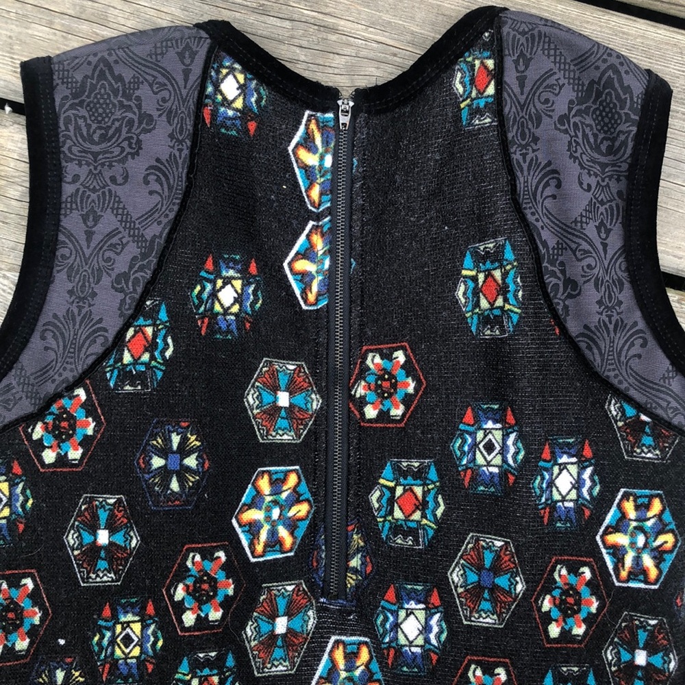 Papillon Sleeveless Dress - Picture 12 of 16